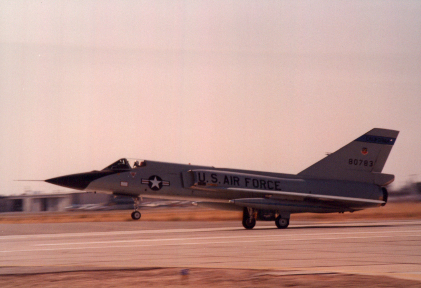 F-106-011